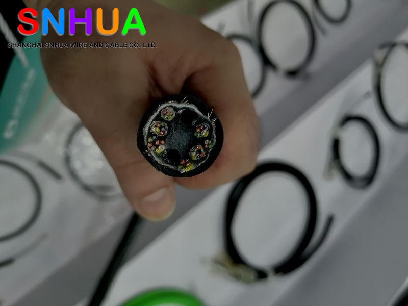 機(jī)器人屏蔽電纜（雙護(hù)套、雙屏蔽）